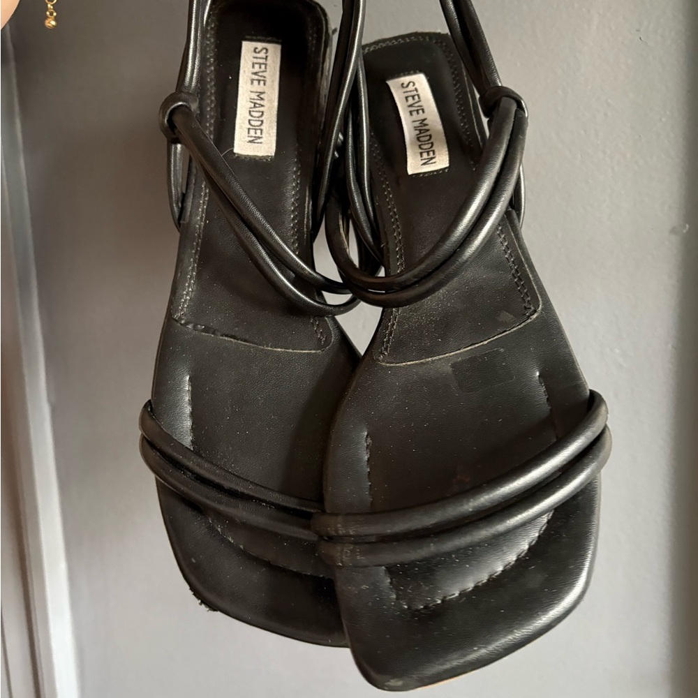 STEVE MADDEN Hattie Sandal Black Double Strap